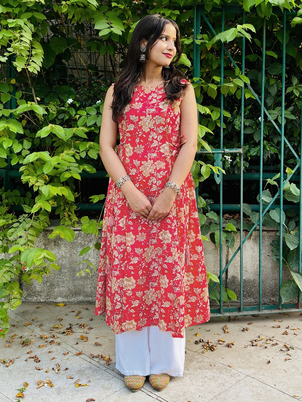 Charvi Pink Floral Cotton Stylish Kurti for Women