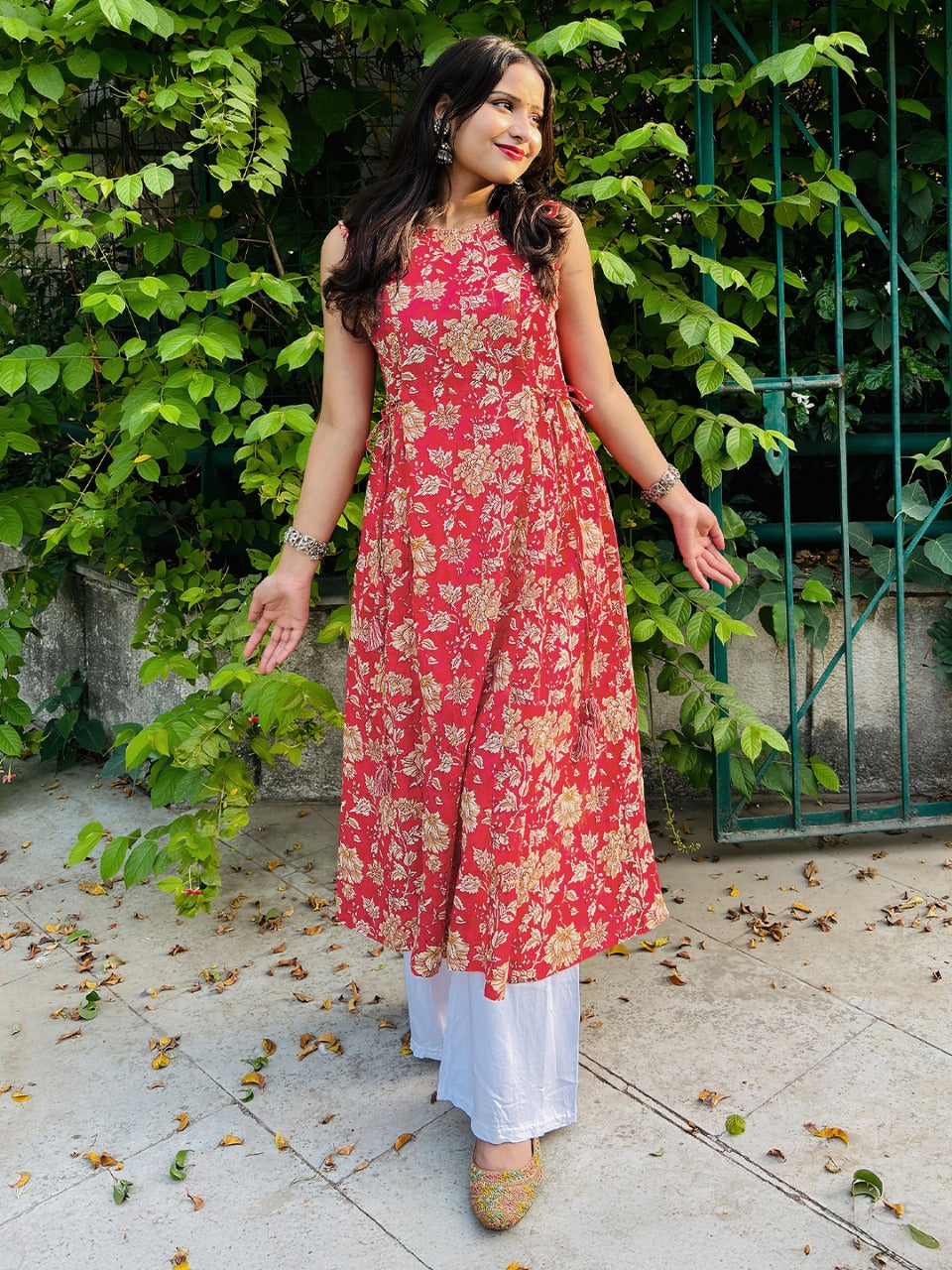 Charvi Pink Floral Cotton Stylish Kurti for Women