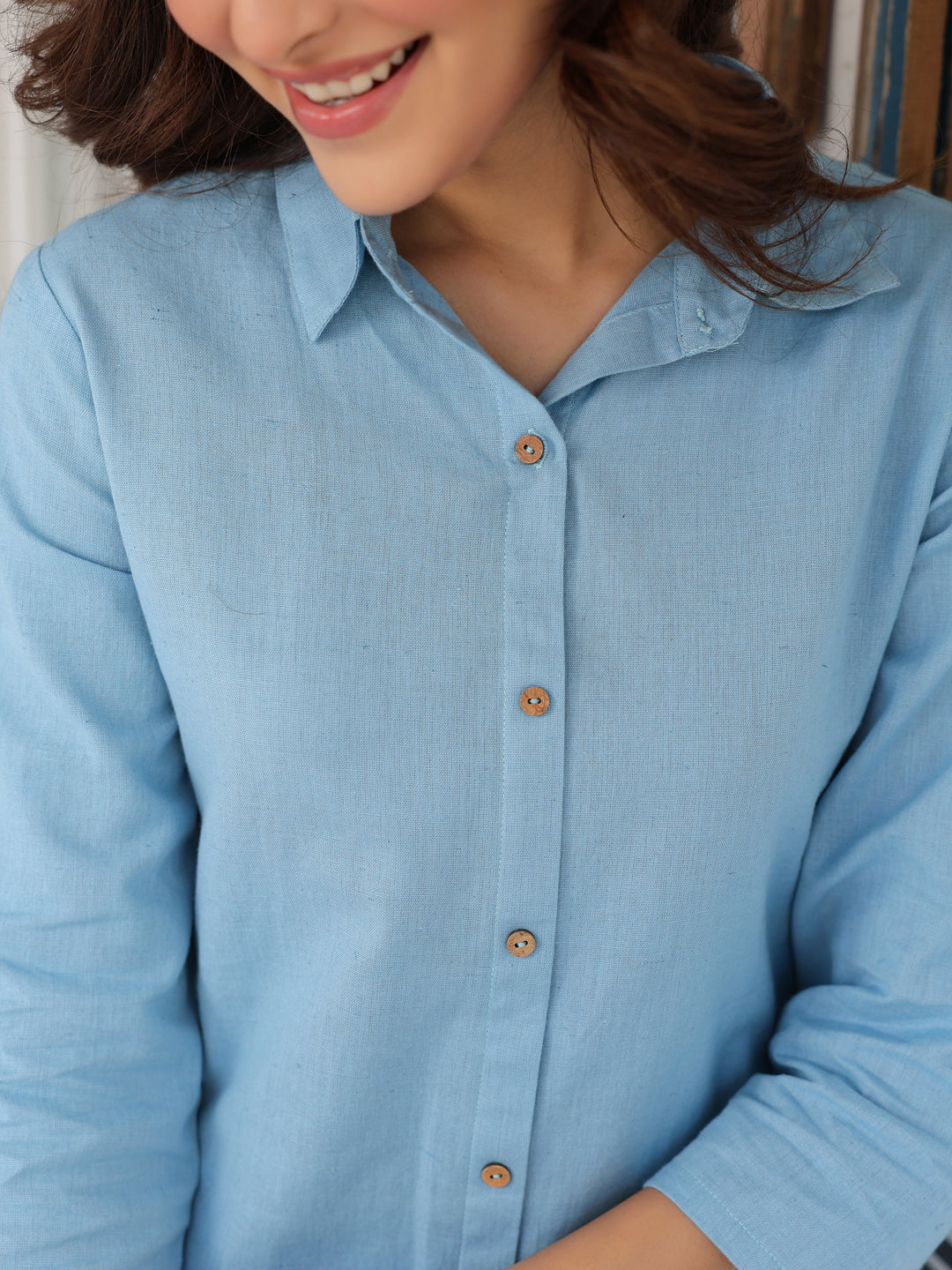 Elegant two-piece powder blue outfit for women – casual shopping day