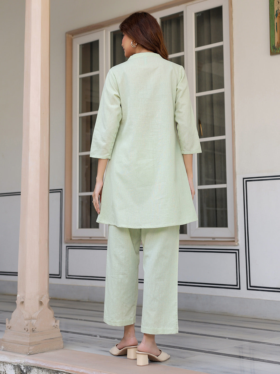 Mint green two-piece outfit for women – casual elegance