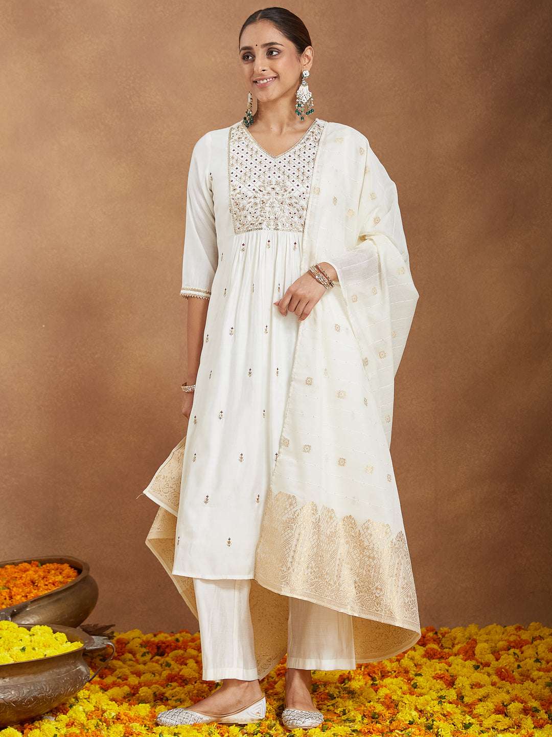 Anika Off-White Chanderi Kurta Set Sajnaa