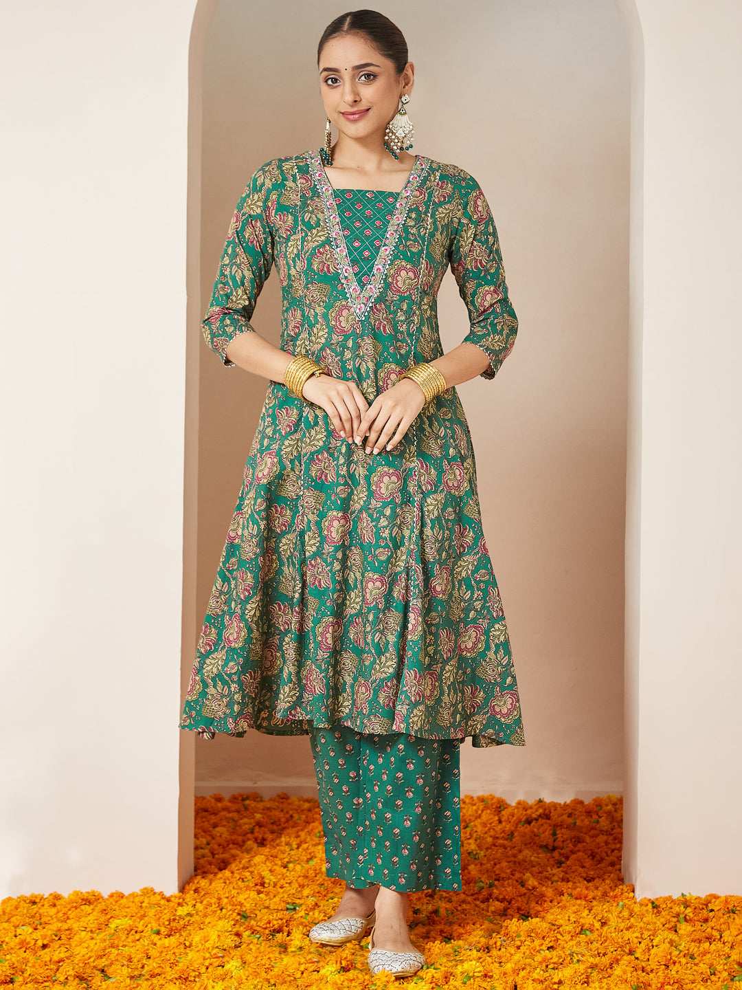 Green Cotton Floral Kurta Set Sajnaa