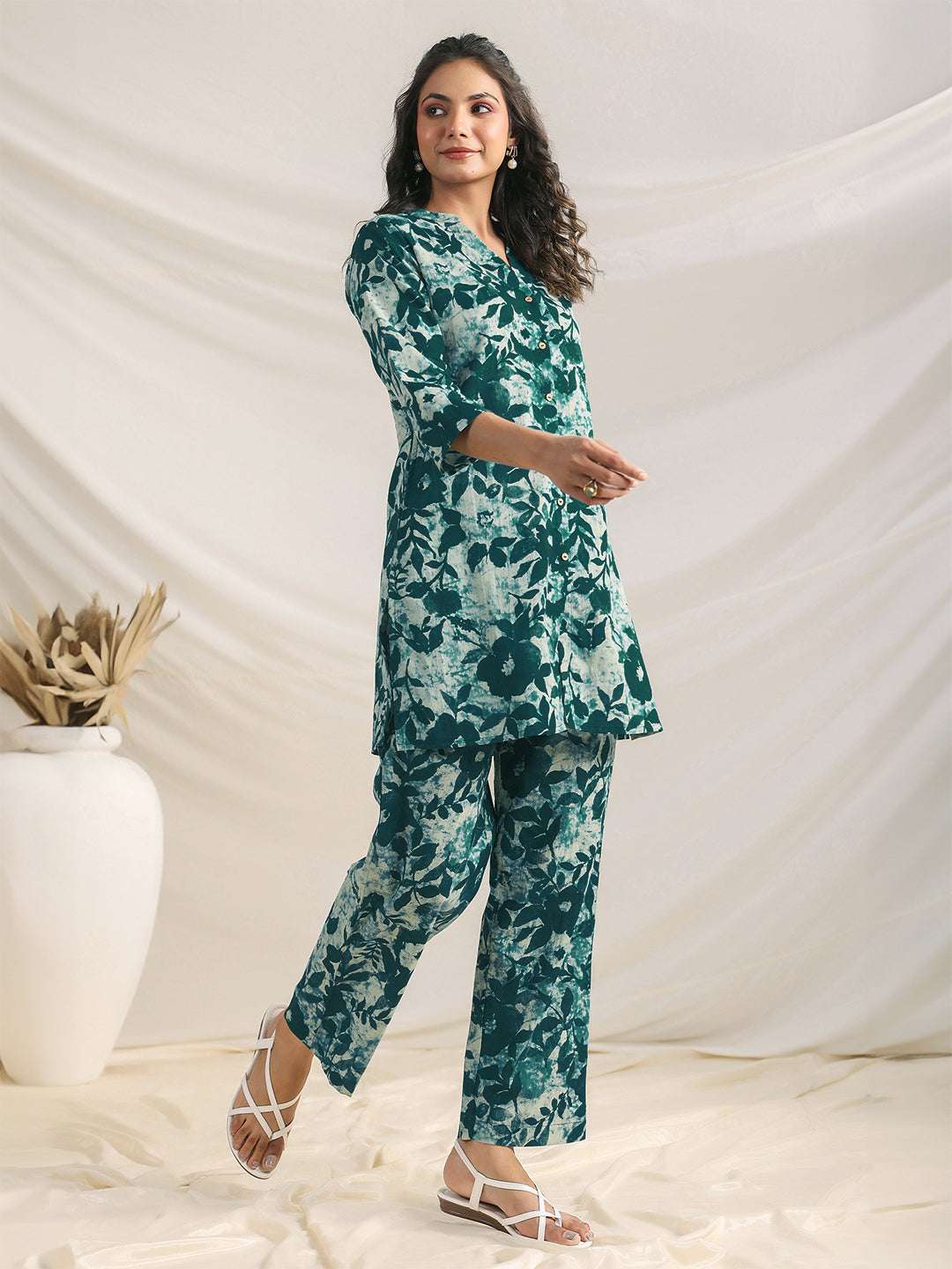 Elegant green co-ord set – floral festive fashion