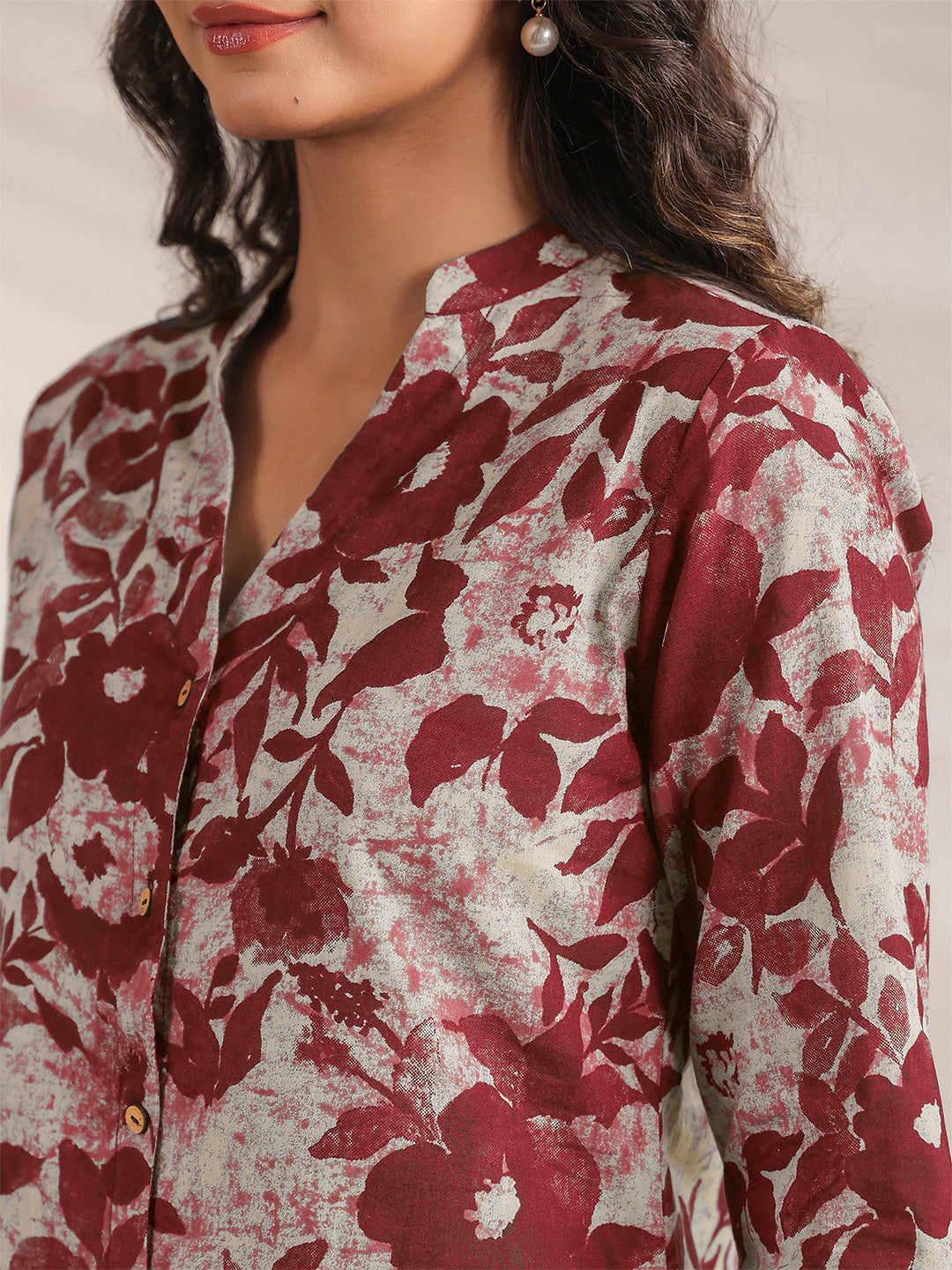 Minimalist floral co-ord set for women – casual shopping day