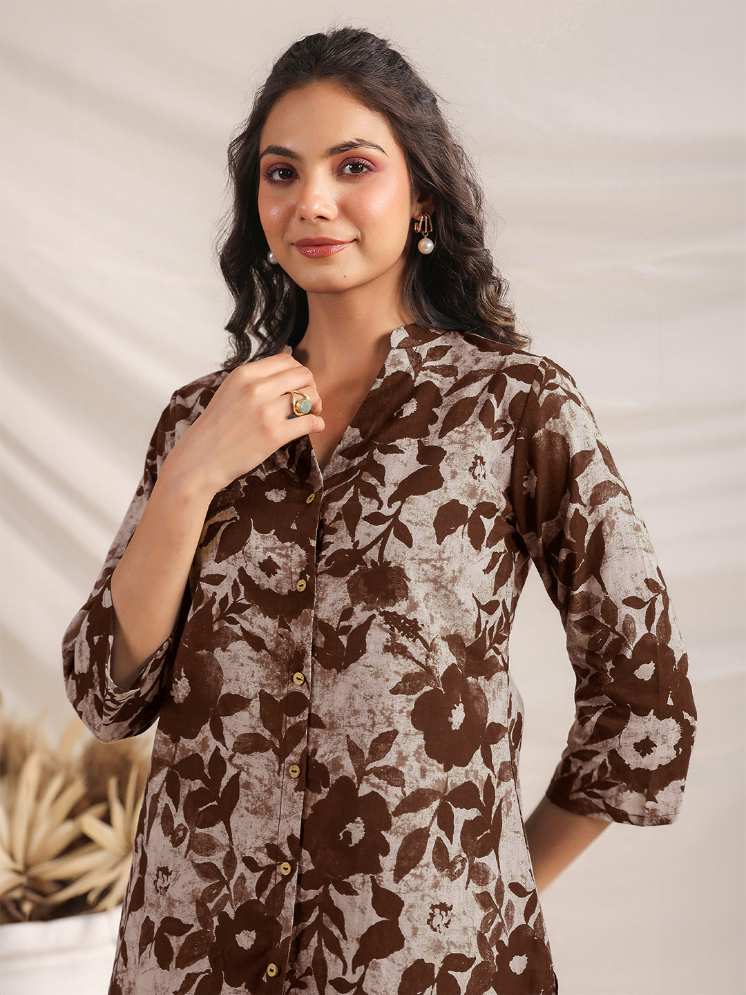 Two-piece brown co-ord set – feminine floral outfit